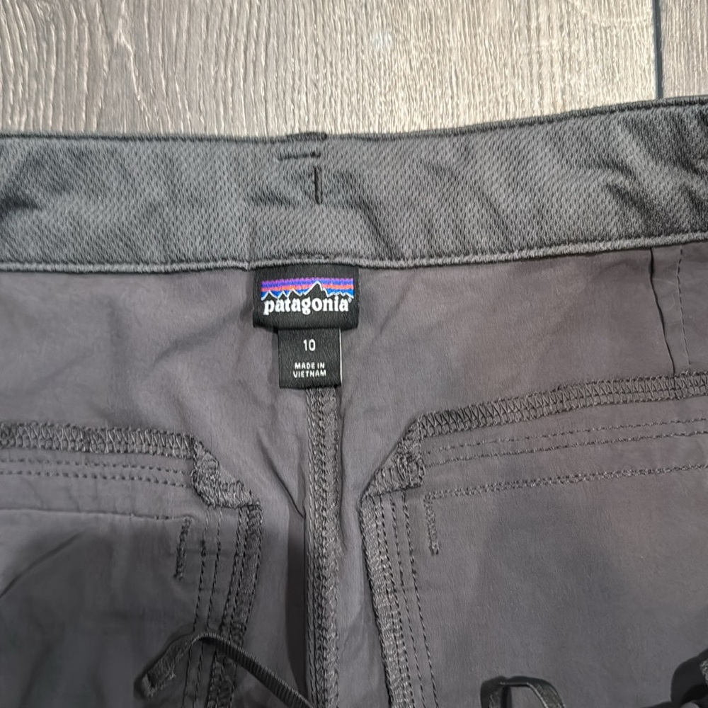 Gray Patagonia Women’s Cargo Shorts Size 10 - Picture 3 of 6
